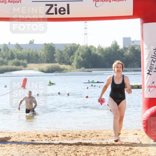 01.09.2024 - 17. Tribühne Triathlon Luisa Fischer http://msf.ph/oto/6926846 01.09.2024 11:00:35 Schwimmen 380, 422, 444 meine-sportfotos.de
