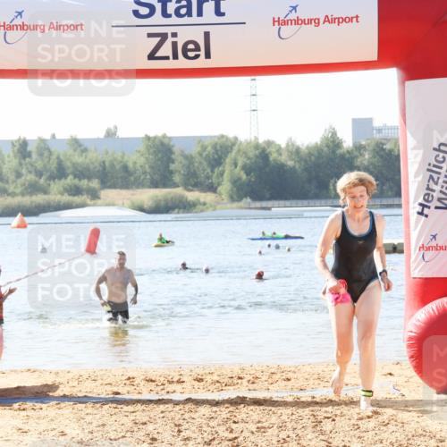 01.09.2024 - 17. Tribühne Triathlon Luisa Fischer http://msf.ph/oto/6926849 01.09.2024 11:00:35 Schwimmen 380, 422, 444 meine-sportfotos.de