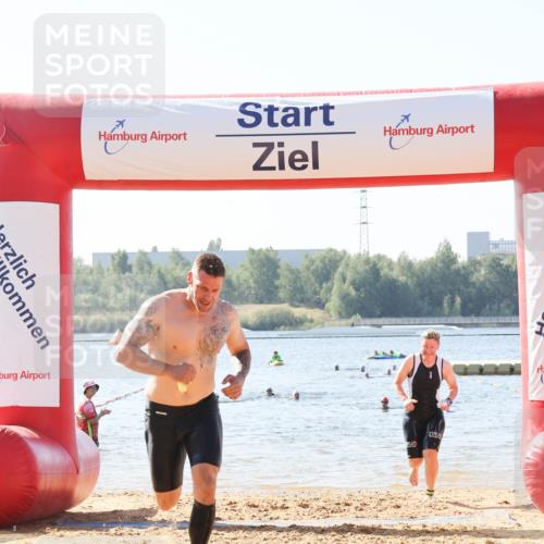 01.09.2024 - 17. Tribühne Triathlon Luisa Fischer http://msf.ph/oto/6926877 01.09.2024 11:00:43 Schwimmen 380, 422, 444 meine-sportfotos.de