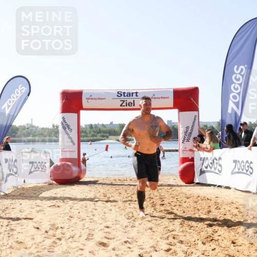 01.09.2024 - 17. Tribühne Triathlon Luisa Fischer http://msf.ph/oto/6926882 01.09.2024 11:00:44 Schwimmen 380, 422, 444 meine-sportfotos.de