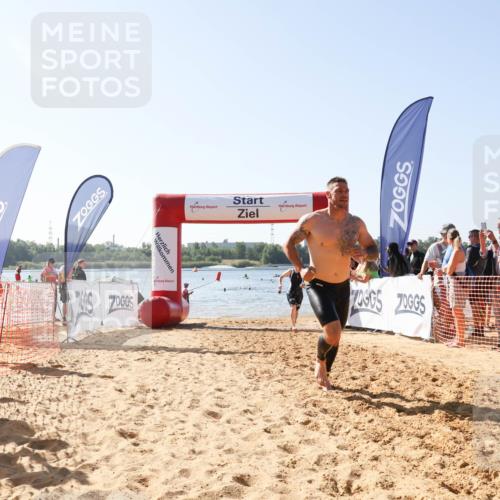01.09.2024 - 17. Tribühne Triathlon Luisa Fischer http://msf.ph/oto/6926885 01.09.2024 11:00:44 Schwimmen 380, 422, 444 meine-sportfotos.de