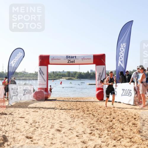 01.09.2024 - 17. Tribühne Triathlon Luisa Fischer http://msf.ph/oto/6926893 01.09.2024 11:00:46 Schwimmen 380, 422 meine-sportfotos.de