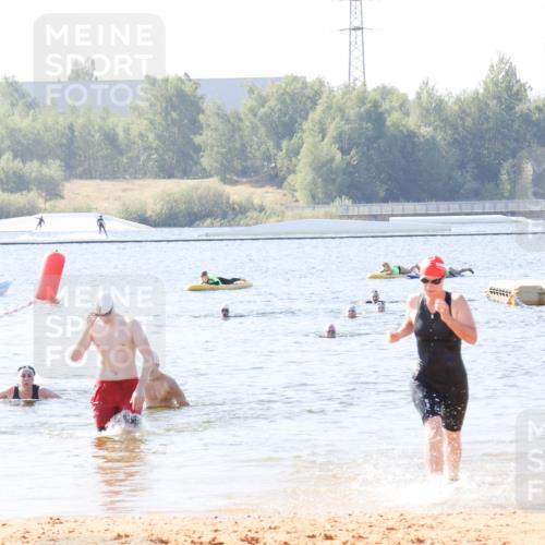 01.09.2024 - 17. Tribühne Triathlon Luisa Fischer http://msf.ph/oto/6926906 01.09.2024 11:01:08 Schwimmen 350, 393 meine-sportfotos.de
