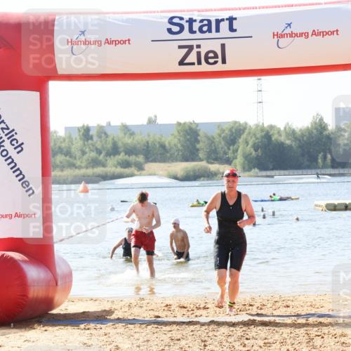 01.09.2024 - 17. Tribühne Triathlon Luisa Fischer http://msf.ph/oto/6926915 01.09.2024 11:01:11 Schwimmen 322, 350, 393 meine-sportfotos.de
