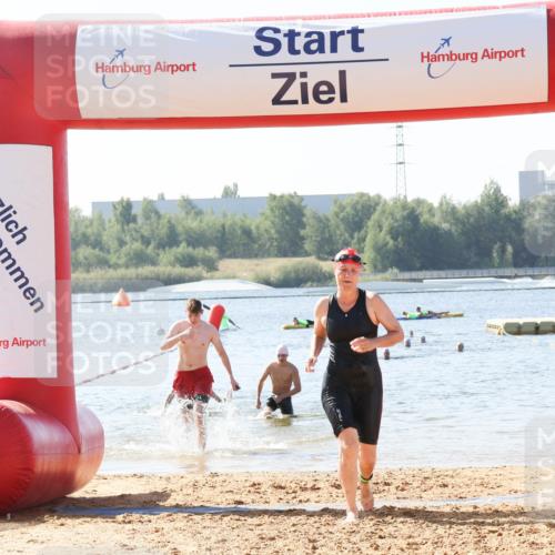 01.09.2024 - 17. Tribühne Triathlon Luisa Fischer http://msf.ph/oto/6926917 01.09.2024 11:01:12 Schwimmen 322, 350, 393 meine-sportfotos.de