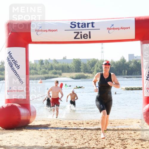 01.09.2024 - 17. Tribühne Triathlon Luisa Fischer http://msf.ph/oto/6926918 01.09.2024 11:01:14 Schwimmen 322, 350, 393, 403 meine-sportfotos.de