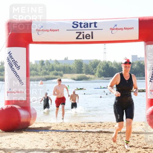 01.09.2024 - 17. Tribühne Triathlon Luisa Fischer http://msf.ph/oto/6926921 01.09.2024 11:01:14 Schwimmen 322, 350, 393, 403 meine-sportfotos.de