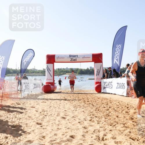 01.09.2024 - 17. Tribühne Triathlon Luisa Fischer http://msf.ph/oto/6926934 01.09.2024 11:01:17 Schwimmen 322, 350, 393, 403 meine-sportfotos.de
