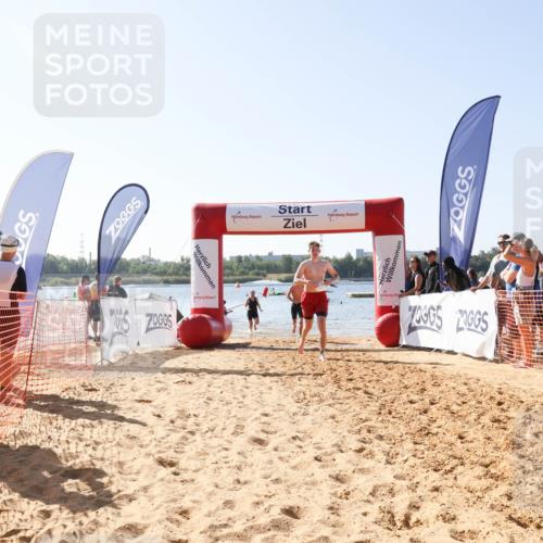 01.09.2024 - 17. Tribühne Triathlon Luisa Fischer http://msf.ph/oto/6926940 01.09.2024 11:01:18 Schwimmen 322, 350, 393, 403 meine-sportfotos.de