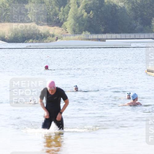 01.09.2024 - 17. Tribühne Triathlon Luisa Fischer http://msf.ph/oto/6926971 01.09.2024 11:01:48 Schwimmen 421 meine-sportfotos.de