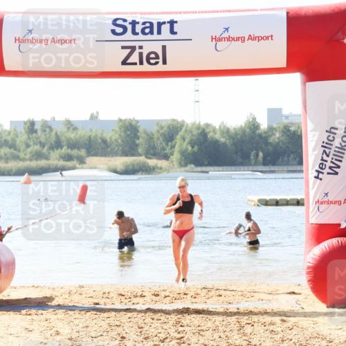 01.09.2024 - 17. Tribühne Triathlon Luisa Fischer http://msf.ph/oto/6927008 01.09.2024 11:02:01 Schwimmen 312, 398, 421 meine-sportfotos.de
