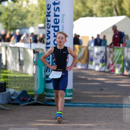 01.09.2024 - 17. Tribühne Triathlon Michael Strokosch http://msf.ph/oto/6930692 01.09.2024 09:45:31 Ziel 72, 135 meine-sportfotos.de