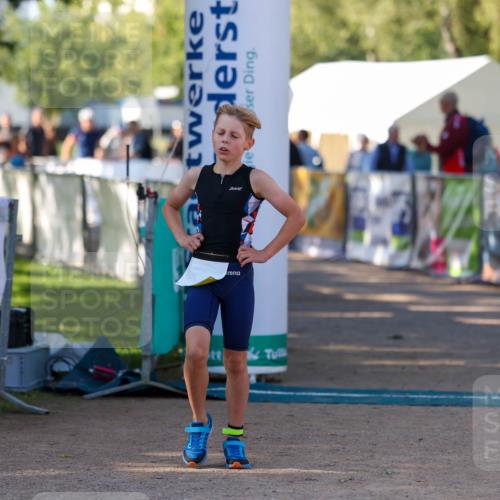 01.09.2024 - 17. Tribühne Triathlon Michael Strokosch http://msf.ph/oto/6930694 01.09.2024 09:45:31 Ziel 72, 135 meine-sportfotos.de