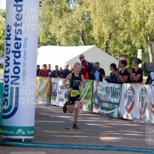 01.09.2024 - 17. Tribühne Triathlon Michael Strokosch http://msf.ph/oto/6930723 01.09.2024 09:46:08 Ziel 111 meine-sportfotos.de