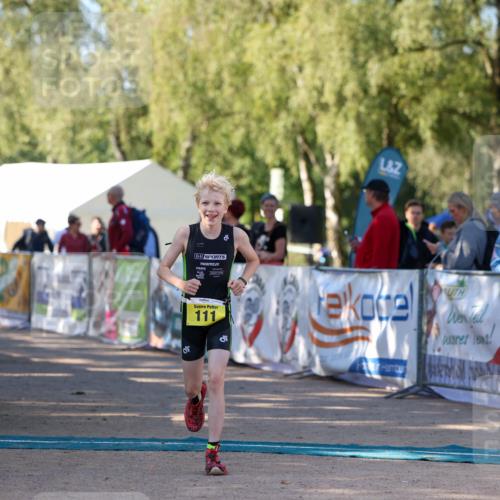 01.09.2024 - 17. Tribühne Triathlon Michael Strokosch http://msf.ph/oto/6930735 01.09.2024 09:46:10 Ziel 111 meine-sportfotos.de
