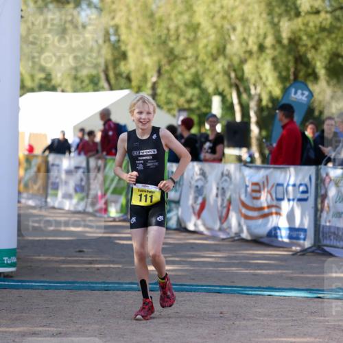 01.09.2024 - 17. Tribühne Triathlon Michael Strokosch http://msf.ph/oto/6930739 01.09.2024 09:46:10 Ziel 111 meine-sportfotos.de