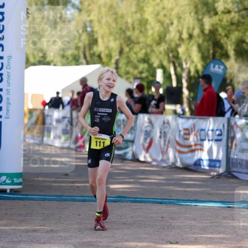 01.09.2024 - 17. Tribühne Triathlon Michael Strokosch http://msf.ph/oto/6930740 01.09.2024 09:46:11 Ziel 111 meine-sportfotos.de