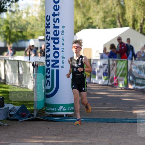 01.09.2024 - 17. Tribühne Triathlon Michael Strokosch http://msf.ph/oto/6930757 01.09.2024 09:46:41 Ziel 94 meine-sportfotos.de
