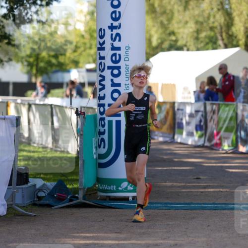 01.09.2024 - 17. Tribühne Triathlon Michael Strokosch http://msf.ph/oto/6930759 01.09.2024 09:46:41 Ziel 94 meine-sportfotos.de