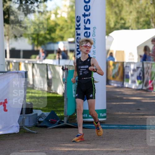 01.09.2024 - 17. Tribühne Triathlon Michael Strokosch http://msf.ph/oto/6930760 01.09.2024 09:46:41 Ziel 94 meine-sportfotos.de