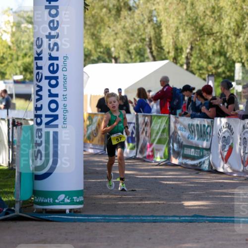 01.09.2024 - 17. Tribühne Triathlon Michael Strokosch http://msf.ph/oto/6930768 01.09.2024 09:46:49 Ziel 57 meine-sportfotos.de