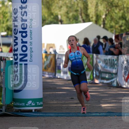 01.09.2024 - 17. Tribühne Triathlon Michael Strokosch http://msf.ph/oto/6930808 01.09.2024 09:47:30 Ziel 132 meine-sportfotos.de