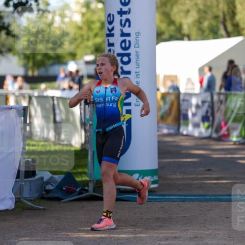 01.09.2024 - 17. Tribühne Triathlon Michael Strokosch http://msf.ph/oto/6930812 01.09.2024 09:47:31 Ziel 132 meine-sportfotos.de