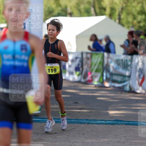01.09.2024 - 17. Tribühne Triathlon Michael Strokosch http://msf.ph/oto/6930864 01.09.2024 09:47:46 Ziel 66, 71, 89, 106, 119, 131 meine-sportfotos.de
