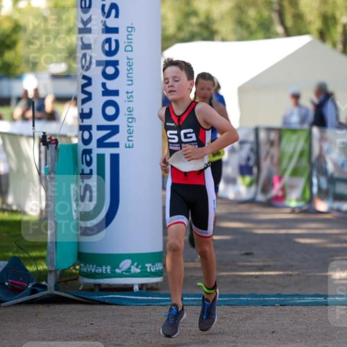 01.09.2024 - 17. Tribühne Triathlon Michael Strokosch http://msf.ph/oto/6930878 01.09.2024 09:47:50 Ziel 66, 71, 119, 131 meine-sportfotos.de