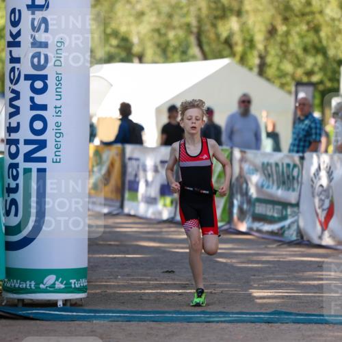 01.09.2024 - 17. Tribühne Triathlon Michael Strokosch http://msf.ph/oto/6930950 01.09.2024 09:49:17 Ziel 133 meine-sportfotos.de