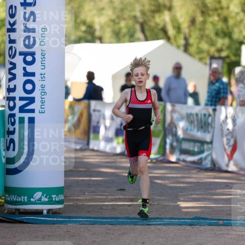 01.09.2024 - 17. Tribühne Triathlon Michael Strokosch http://msf.ph/oto/6930951 01.09.2024 09:49:17 Ziel 133 meine-sportfotos.de