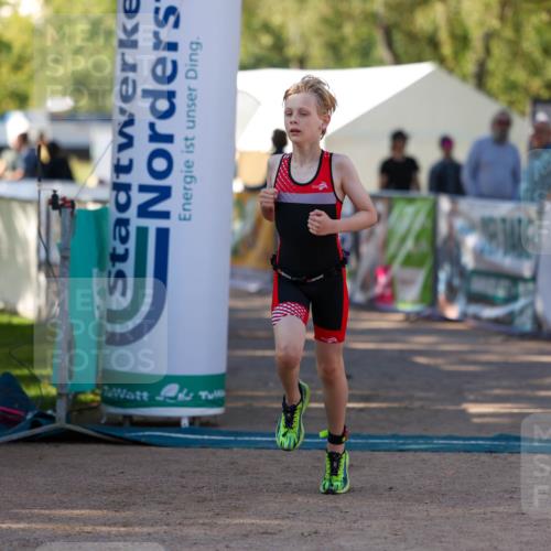 01.09.2024 - 17. Tribühne Triathlon Michael Strokosch http://msf.ph/oto/6930959 01.09.2024 09:49:18 Ziel 65, 133 meine-sportfotos.de