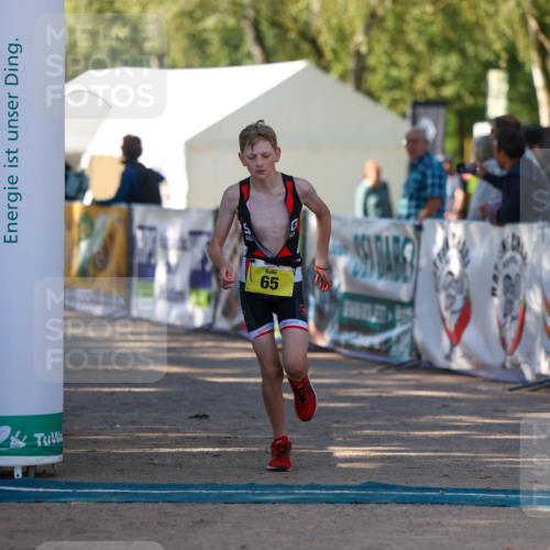 01.09.2024 - 17. Tribühne Triathlon Michael Strokosch http://msf.ph/oto/6930966 01.09.2024 09:49:24 Ziel 65, 68 meine-sportfotos.de