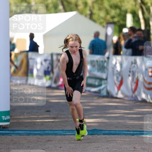 01.09.2024 - 17. Tribühne Triathlon Michael Strokosch http://msf.ph/oto/6930990 01.09.2024 09:49:30 Ziel 62, 68, 86 meine-sportfotos.de