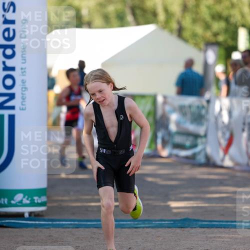 01.09.2024 - 17. Tribühne Triathlon Michael Strokosch http://msf.ph/oto/6930993 01.09.2024 09:49:30 Ziel 62, 68, 86 meine-sportfotos.de