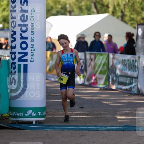 01.09.2024 - 17. Tribühne Triathlon Michael Strokosch http://msf.ph/oto/6931028 01.09.2024 09:49:42 Ziel 58, 103 meine-sportfotos.de