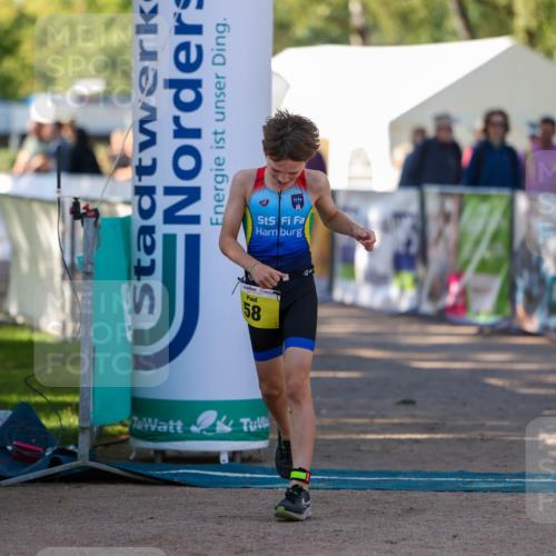 01.09.2024 - 17. Tribühne Triathlon Michael Strokosch http://msf.ph/oto/6931036 01.09.2024 09:49:43 Ziel 58, 103 meine-sportfotos.de