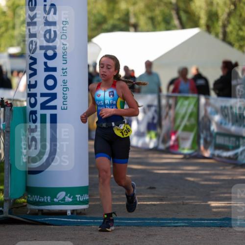 01.09.2024 - 17. Tribühne Triathlon Michael Strokosch http://msf.ph/oto/6931064 01.09.2024 09:49:53 Ziel 83, 103, 136 meine-sportfotos.de