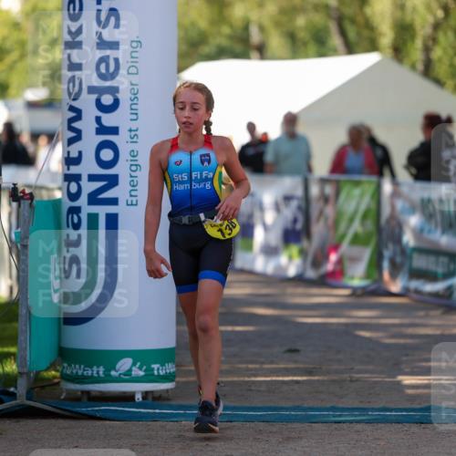 01.09.2024 - 17. Tribühne Triathlon Michael Strokosch http://msf.ph/oto/6931067 01.09.2024 09:49:53 Ziel 83, 103, 136 meine-sportfotos.de