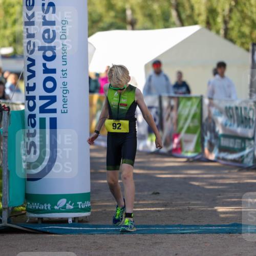 01.09.2024 - 17. Tribühne Triathlon Michael Strokosch http://msf.ph/oto/6931117 01.09.2024 09:50:06 Ziel 70, 92, 99, 128 meine-sportfotos.de