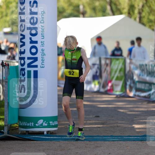 01.09.2024 - 17. Tribühne Triathlon Michael Strokosch http://msf.ph/oto/6931118 01.09.2024 09:50:06 Ziel 70, 92, 99, 128 meine-sportfotos.de