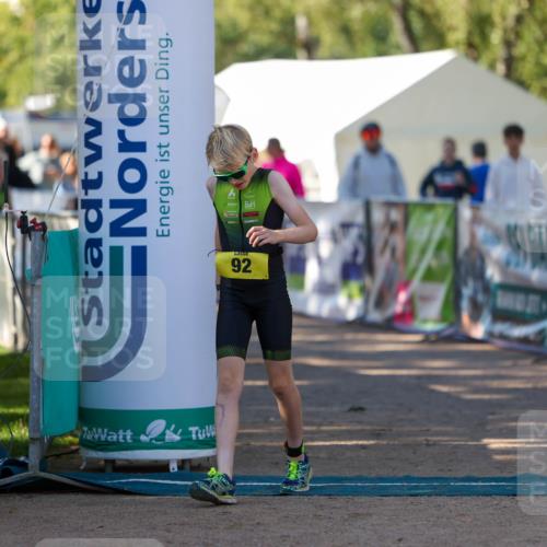 01.09.2024 - 17. Tribühne Triathlon Michael Strokosch http://msf.ph/oto/6931121 01.09.2024 09:50:06 Ziel 70, 92, 99, 128 meine-sportfotos.de