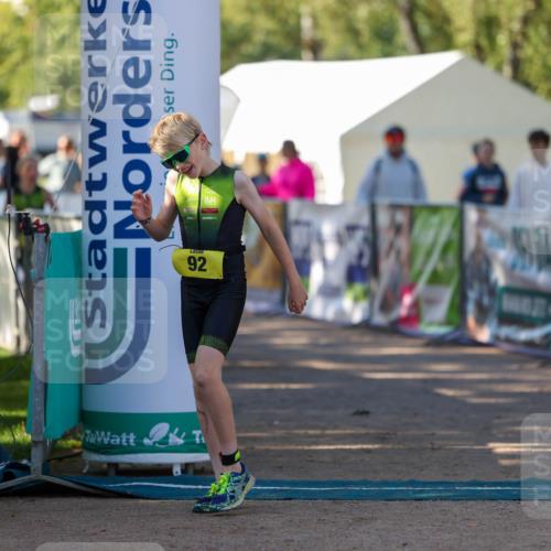 01.09.2024 - 17. Tribühne Triathlon Michael Strokosch http://msf.ph/oto/6931122 01.09.2024 09:50:07 Ziel 70, 92, 99, 128 meine-sportfotos.de
