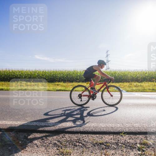 01.09.2024 - 17. Tribühne Triathlon H.Heesch http://msf.ph/oto/6935638 01.09.2024 09:39:24 Radfahren 66, 70, 89, 96, 131 meine-sportfotos.de