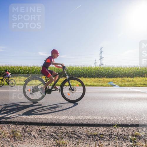 01.09.2024 - 17. Tribühne Triathlon H.Heesch http://msf.ph/oto/6935722 01.09.2024 09:42:58 Radfahren 74, 75, 121 meine-sportfotos.de