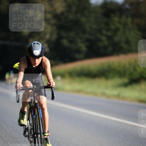 01.09.2024 - 17. Tribühne Triathlon H.Heesch http://msf.ph/oto/6937021 01.09.2024 09:37:01 Radfahren 114, 117 meine-sportfotos.de