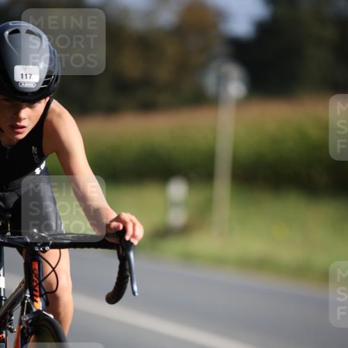 01.09.2024 - 17. Tribühne Triathlon H.Heesch http://msf.ph/oto/6937044 01.09.2024 09:37:02 Radfahren 114, 117 meine-sportfotos.de