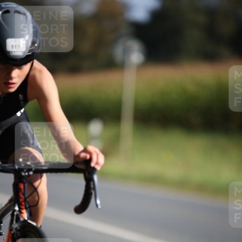 01.09.2024 - 17. Tribühne Triathlon H.Heesch http://msf.ph/oto/6937048 01.09.2024 09:37:02 Radfahren 114, 117 meine-sportfotos.de