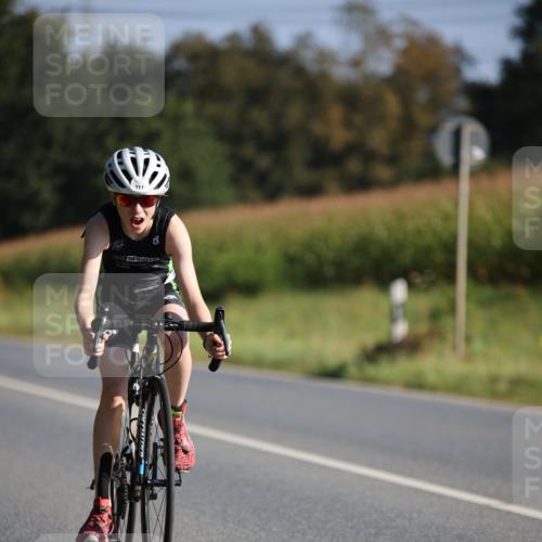 01.09.2024 - 17. Tribühne Triathlon H.Heesch http://msf.ph/oto/6937061 01.09.2024 09:38:03 Radfahren 111 meine-sportfotos.de