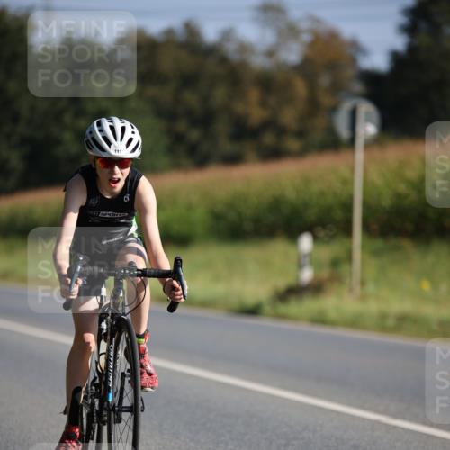 01.09.2024 - 17. Tribühne Triathlon H.Heesch http://msf.ph/oto/6937065 01.09.2024 09:38:04 Radfahren 111 meine-sportfotos.de